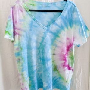Tie Dye tee, tropical v-neck